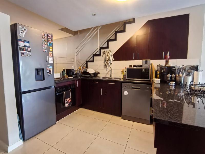 To Let 2 Bedroom Property for Rent in Green Point Upper Western Cape